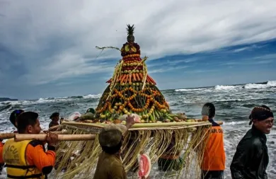 Cilacap Tradisi: Menghargai Paket Lebaran dengan Seni di HalloUyun Gallery